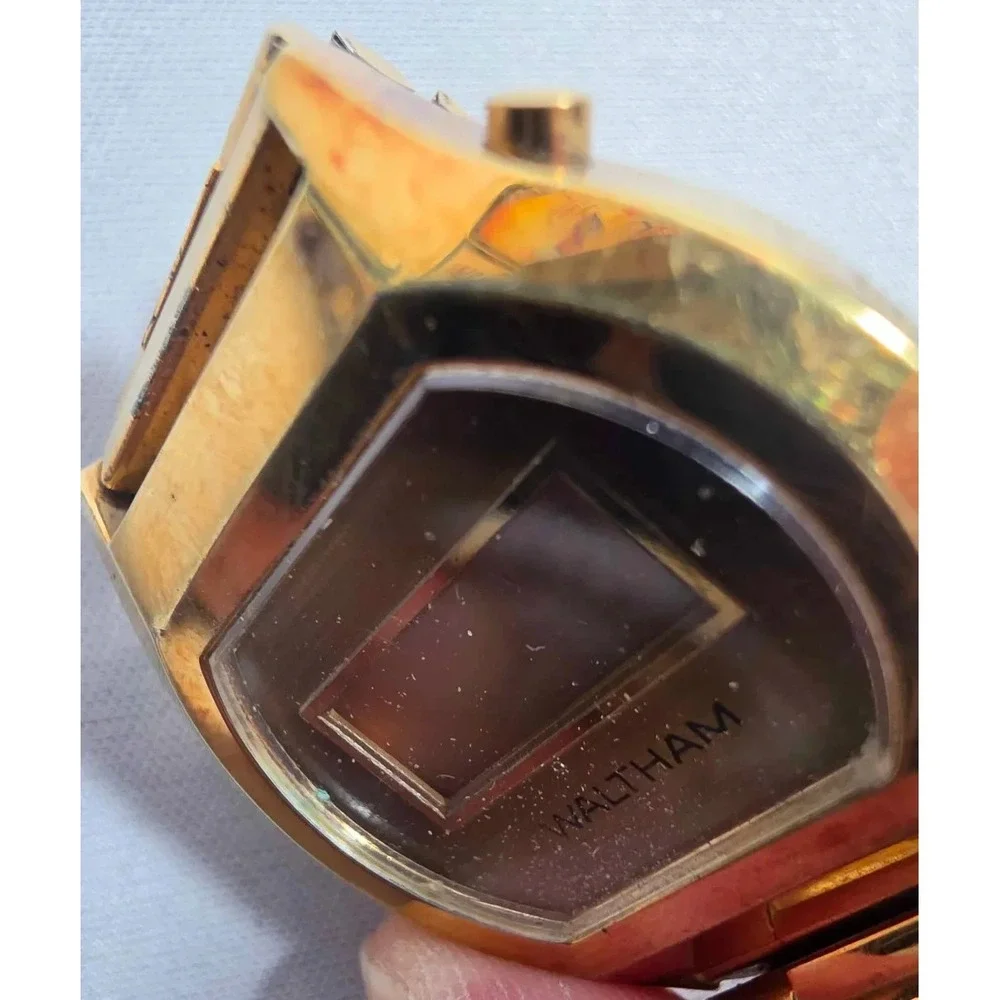 Waltham Quartz Digital Square Gold Metal Bracelet - Running